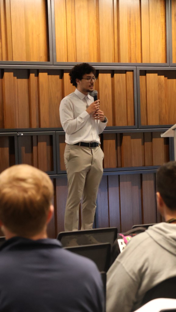 Student presenting at The Data Science and Artificial Intelligence symposium 2026